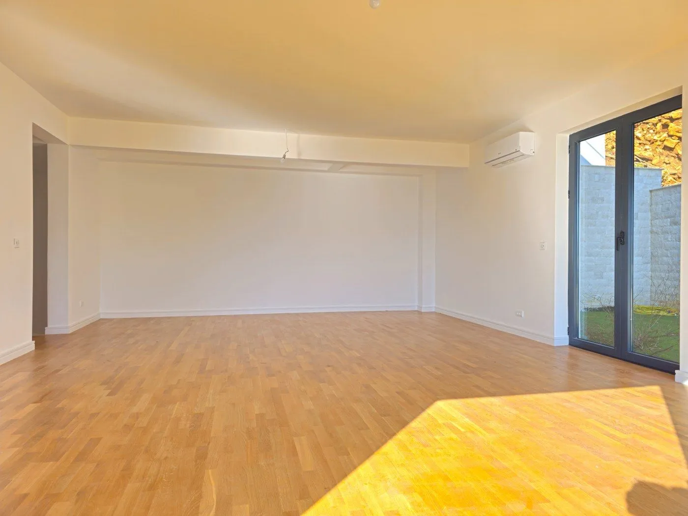 Sale, house, 184m², Komoševina, Budva