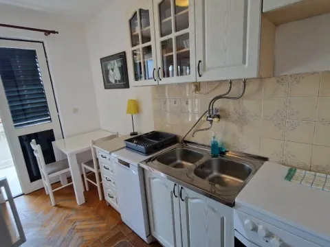 Izdavanje, jednosoban stan, 50m², Herceg Novi, Crna Gora - image 3