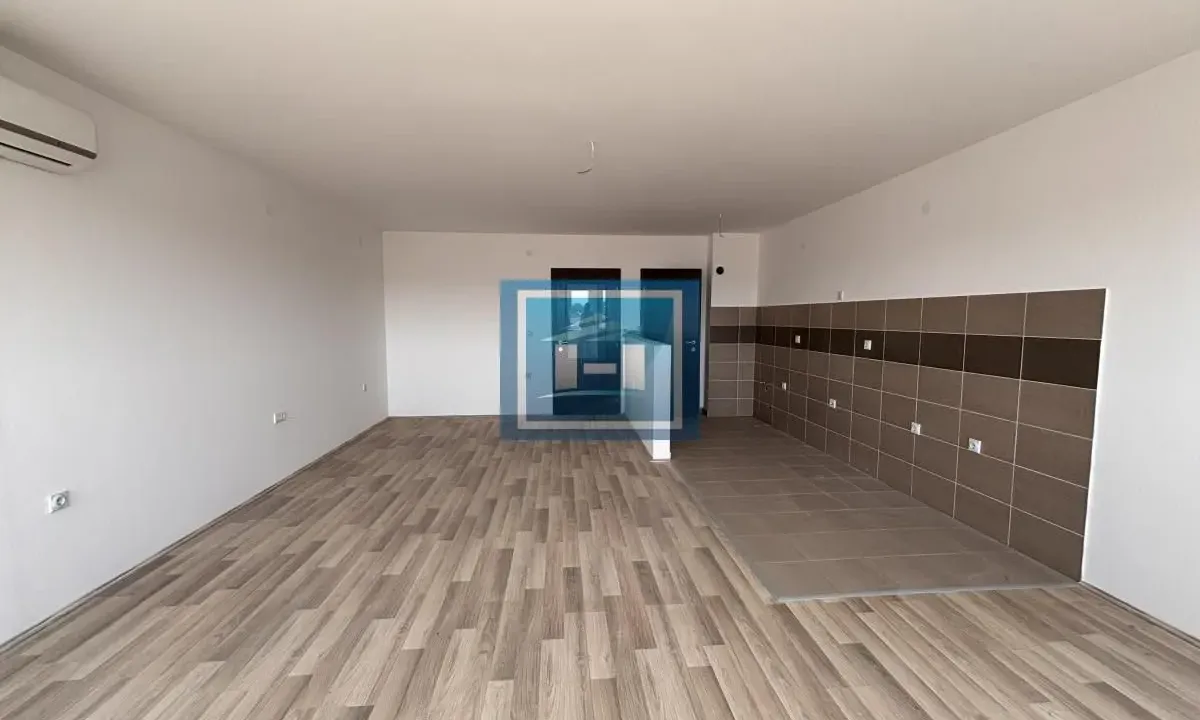 Izdavanje, četvorosoban stan, 99m², Jagodina, Srbija