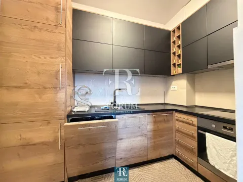 Izdavanje, dvosoban stan, 70m², Centar, Podgorica - image 4