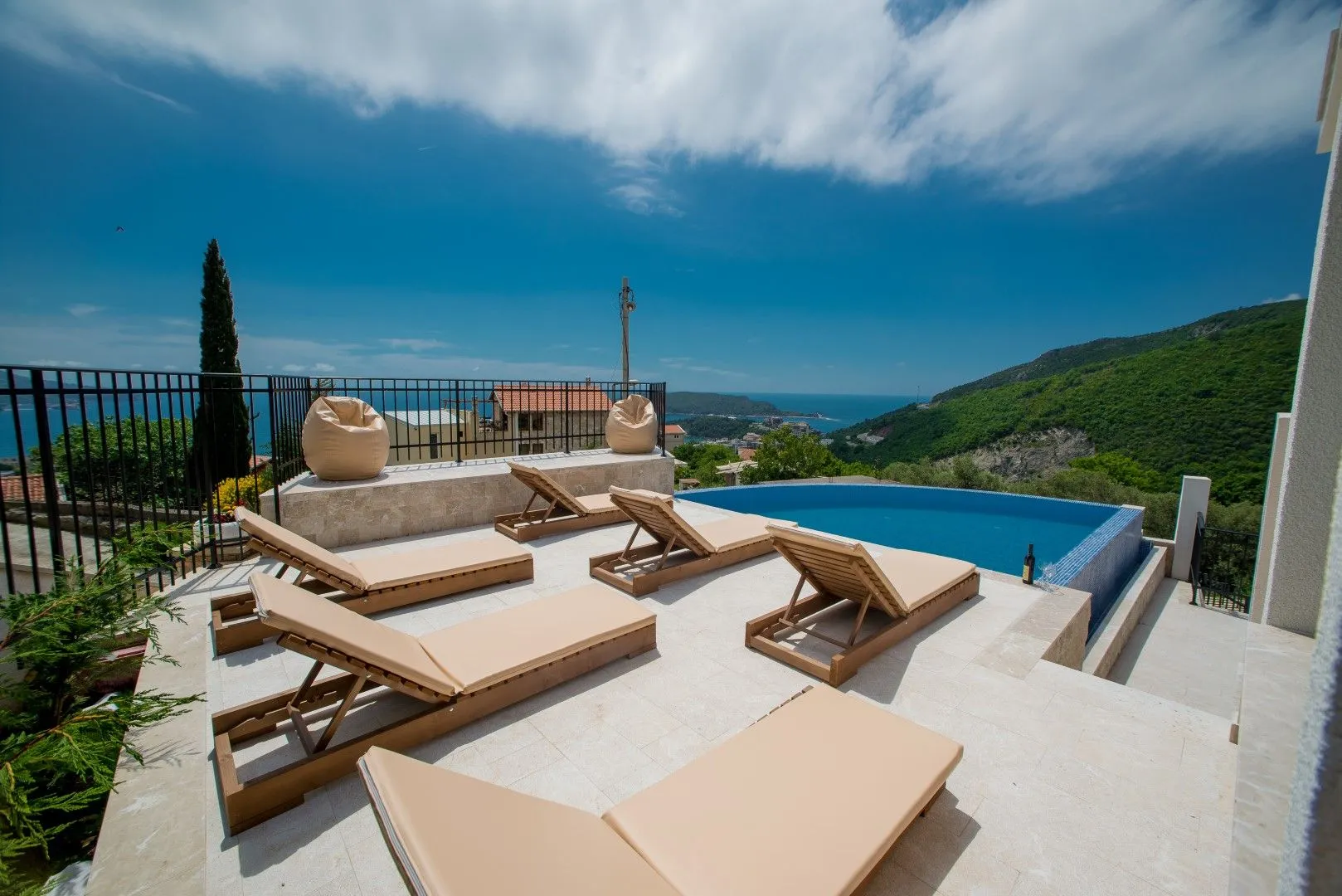 Prodaja, kuća, 170m², Bečići, Budva