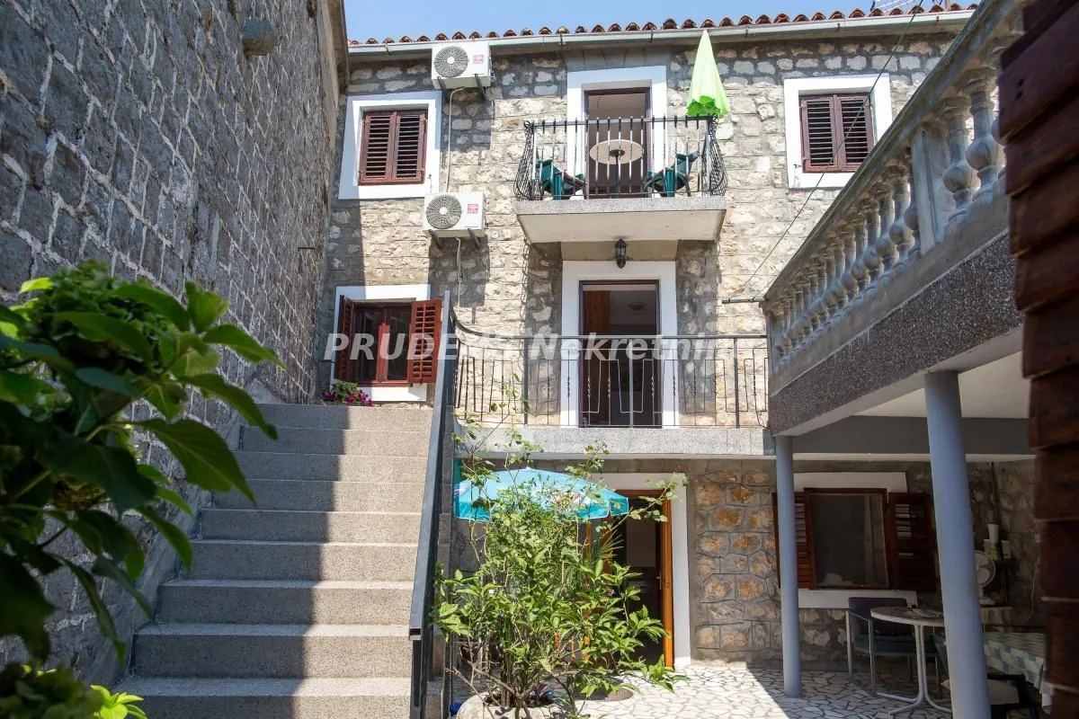 Sale, house, 210m², Bečići, Budva