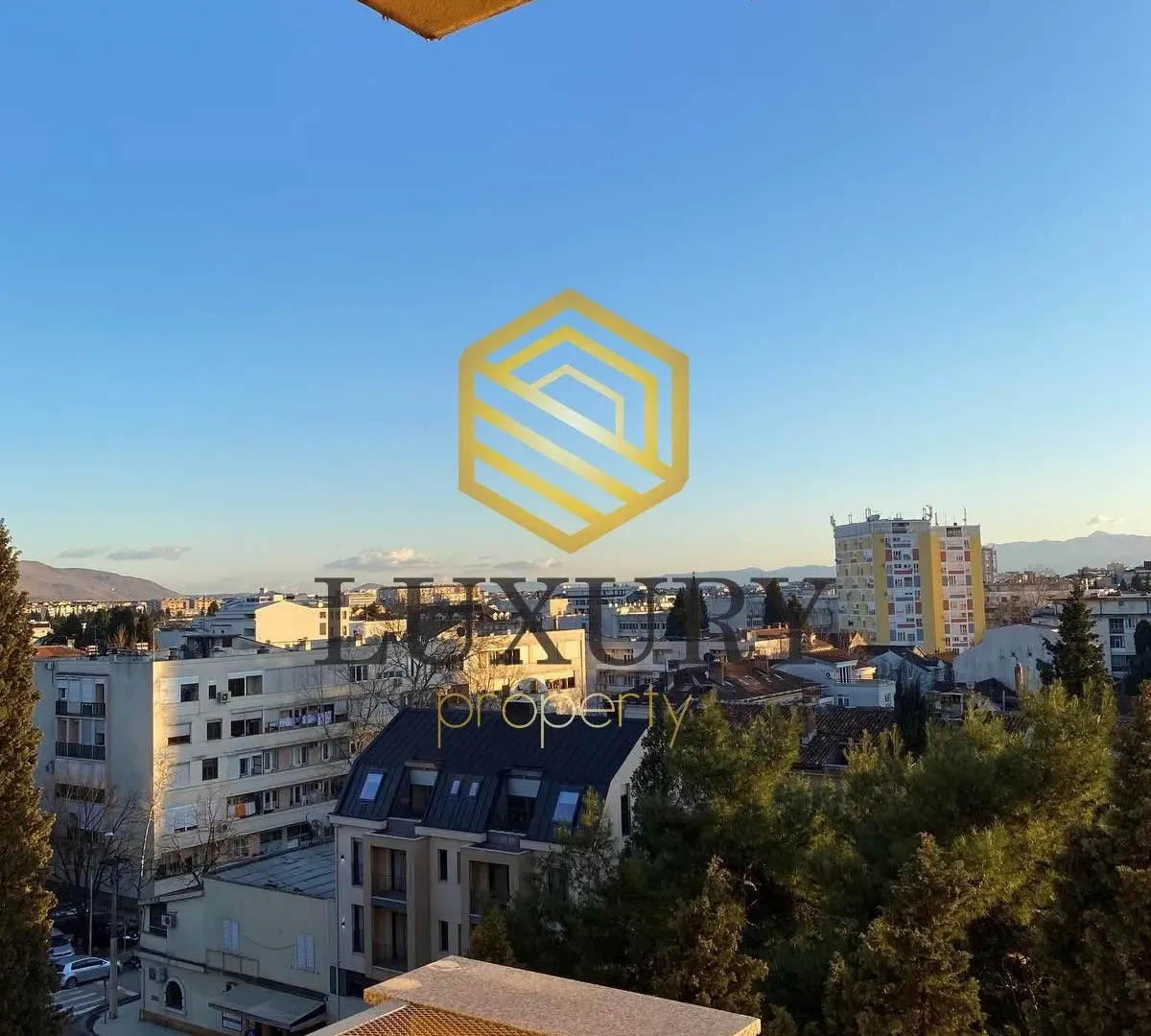 Izdavanje, jednosoban stan, 53m², Centar, Podgorica