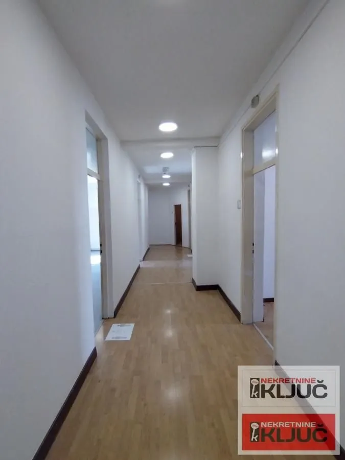Rent, office space, 350m², Centar, Novi Sad