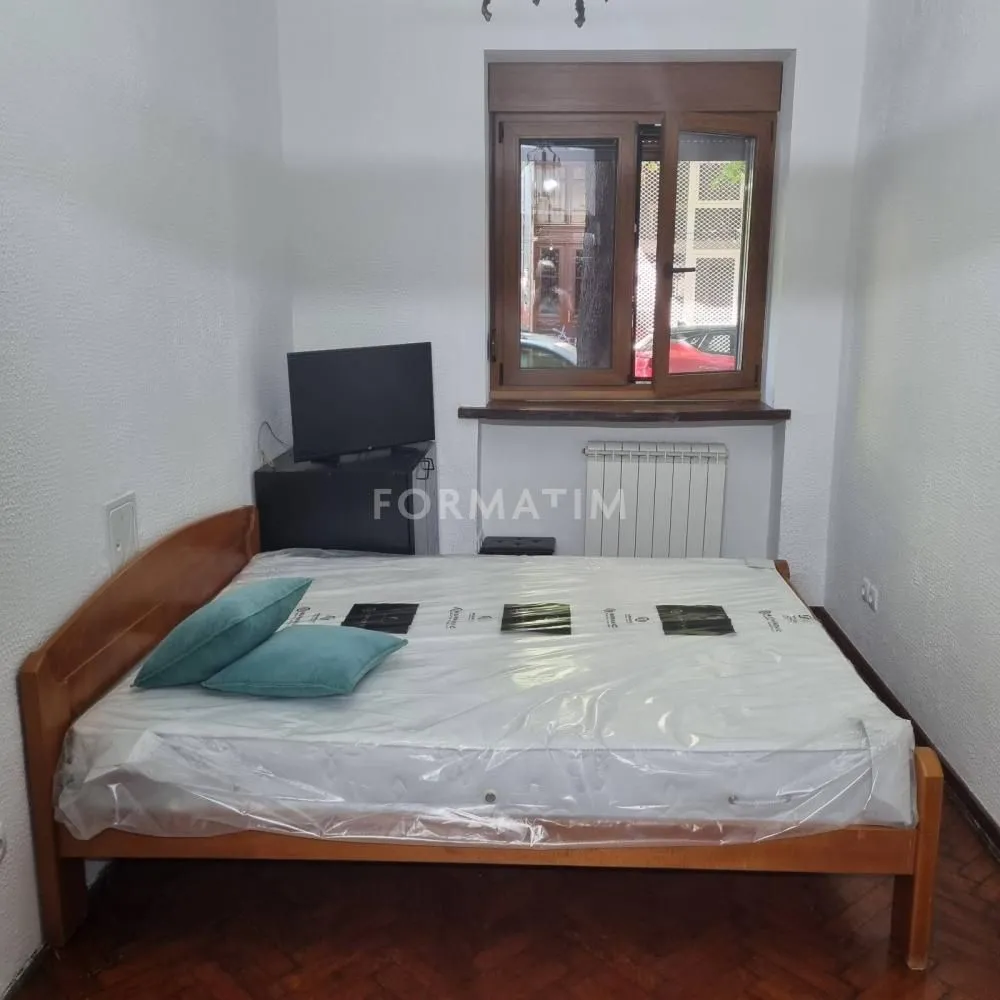 Izdavanje, dvosoban stan, 52m², Stari Grad, Beograd
