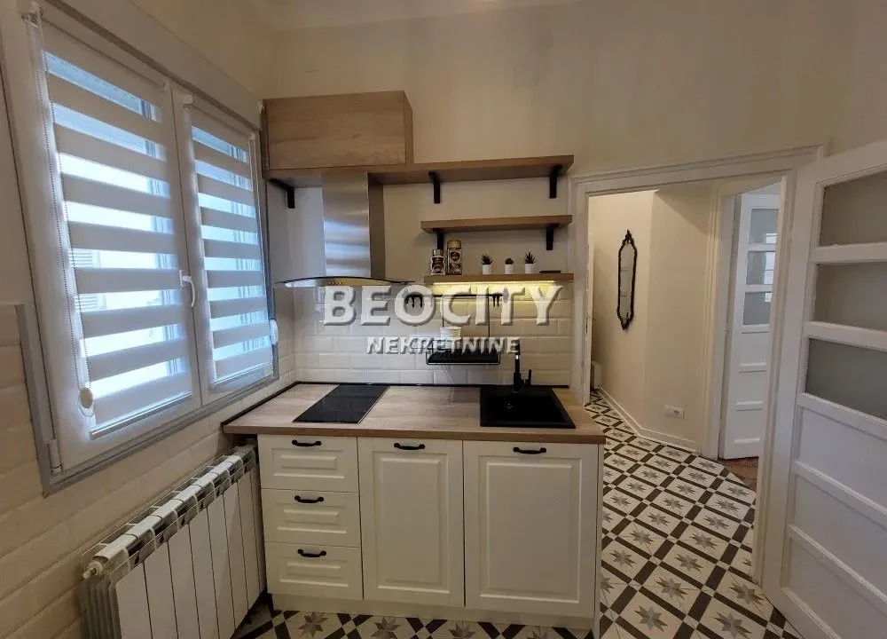 Izdavanje, trosoban stan, 68m², Kosančićev Venac, Beograd