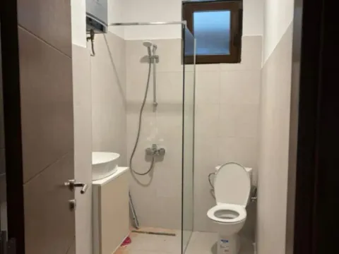 Izdavanje, poslovni prostor, 70m², Centar, Podgorica - image 6