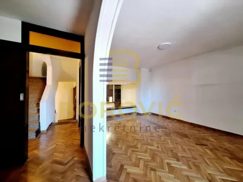 Sale, house, 200m², Višnjička Banja, Palilula Sve Podlokacije - image 8