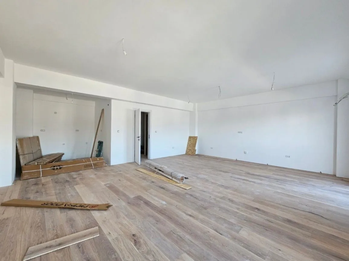 Prodaja, dvosoban stan, 102m², Momišići, Podgorica