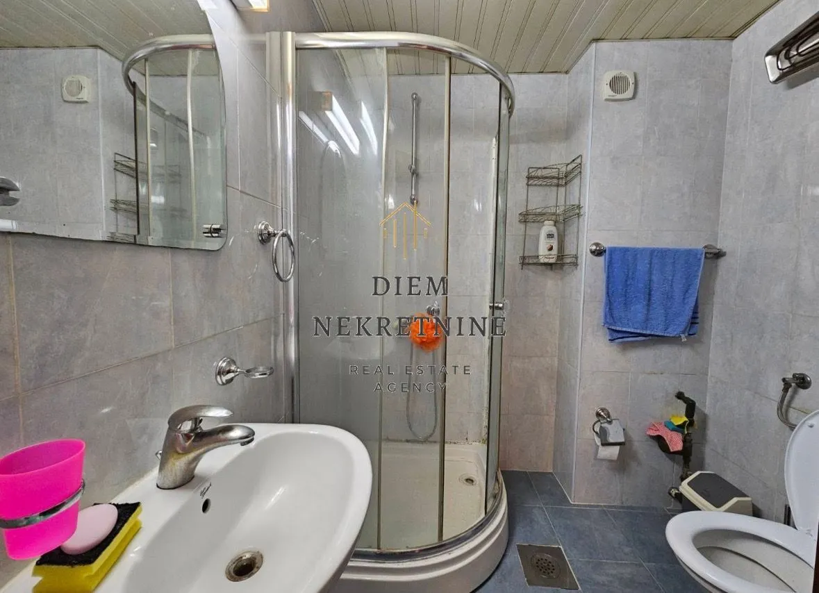 Izdavanje, garsonjera, 35m², Centar, Bar