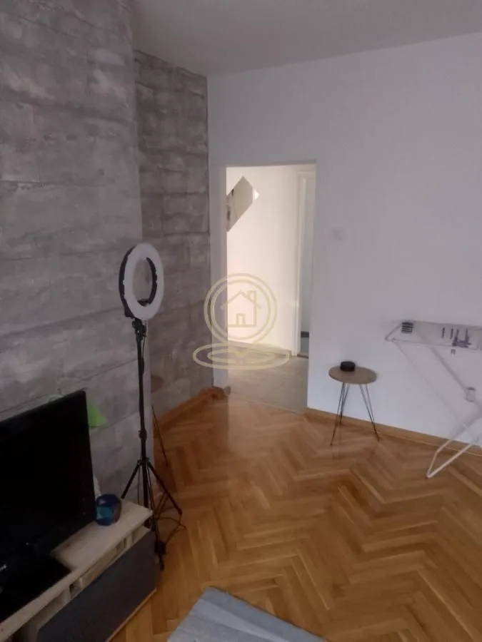 Izdavanje, trosoban stan, 78m², Južni Bulevar, Vračar Sve Podlokacije