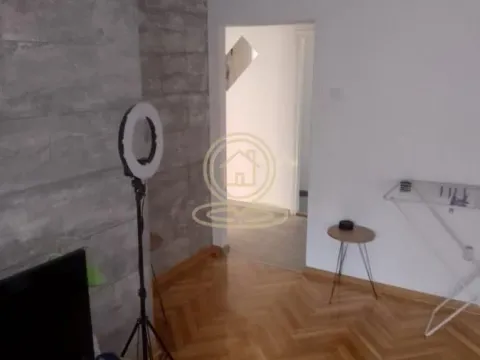 Izdavanje, trosoban stan, 78m², Južni Bulevar, Vračar Sve Podlokacije - image 4
