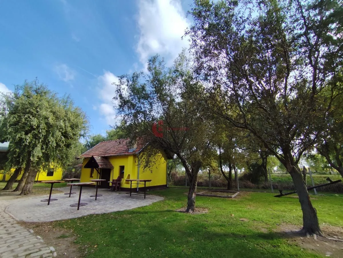 Prodaja, ugostiteljski objekat, 196m², Horgoš, Kanjiža