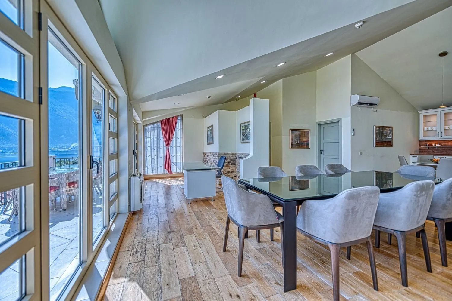 Sale, three bedroom apartment, 167m², Prčanj, Kotor