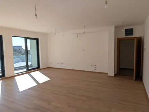 Sale, two bedroom apartment, 93m², Kamenovo, Budva - image 2