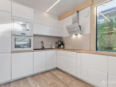 Sale, three bedroom apartment, 172m², Mrčevac, Tivat - image 3