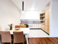 Izdavanje, dvosoban stan, 90m², Master Kvart, Podgorica - image 2