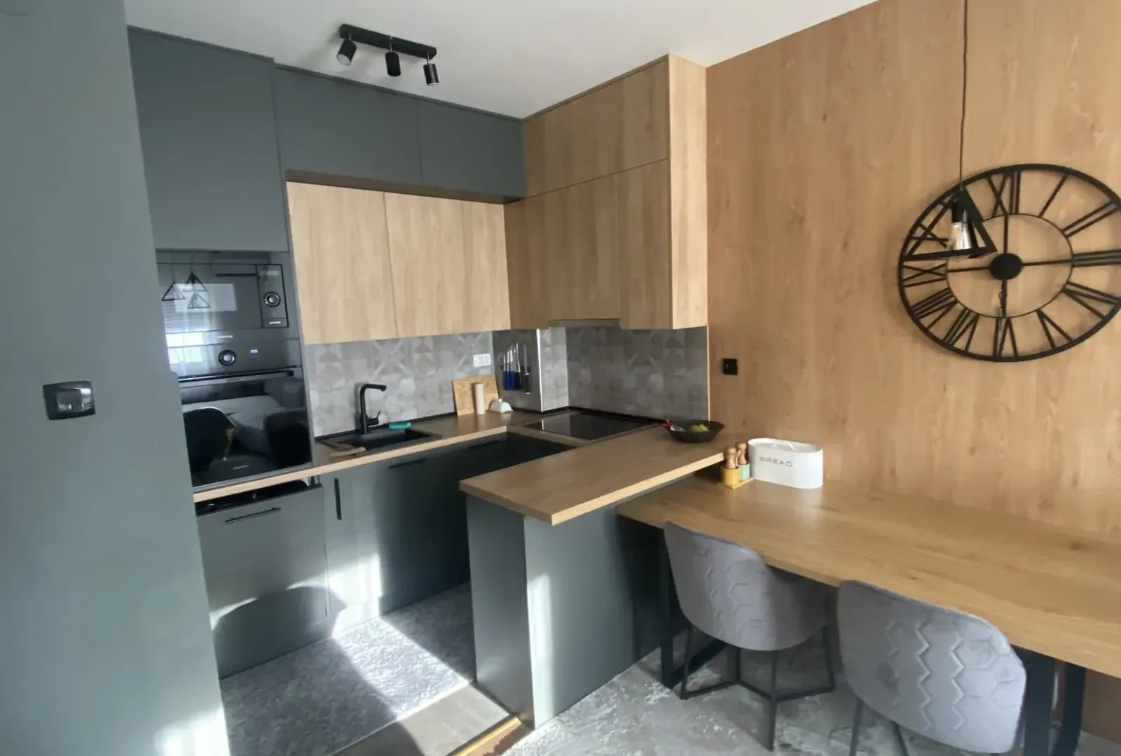 Izdavanje, jednosoban stan, 47m², Pobrežje, Podgorica