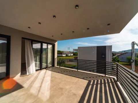 Sale, house, 225m², Gornja Gorica, Podgorica - image 22