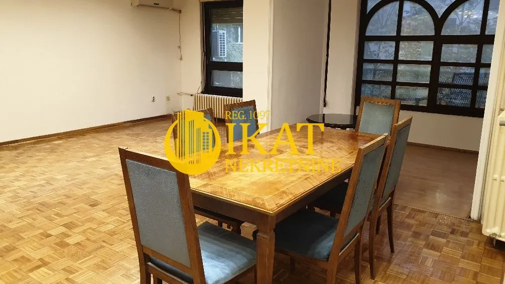 Rent, four bedroom apartment, 115m², Kalenić Pijaca, Vračar Sve Podlokacije