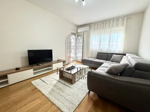 Prodaja, jednosoban stan, 49m², Central Point, Podgorica - image 1