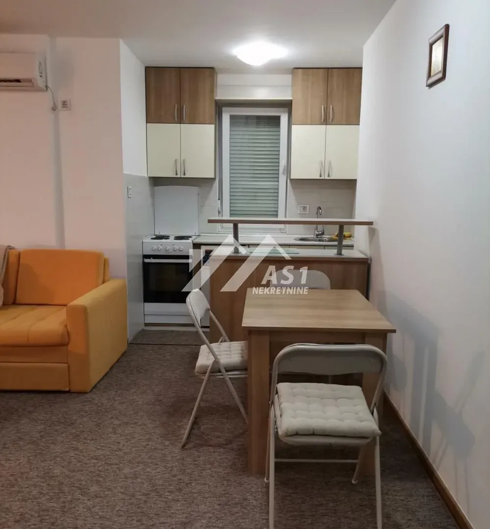 Izdavanje, jednosoban stan, 40m², Detelinara, Novi Sad Sve Podlokacije