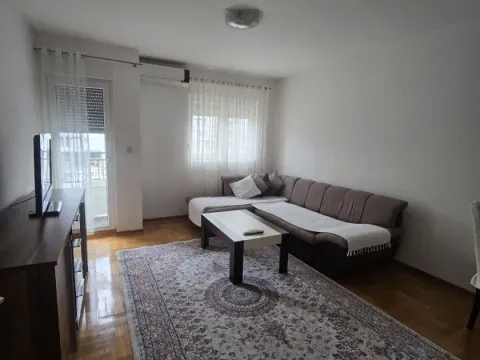 Izdavanje, jednosoban stan, 47m², Stari Aerodrom, Podgorica - image 6