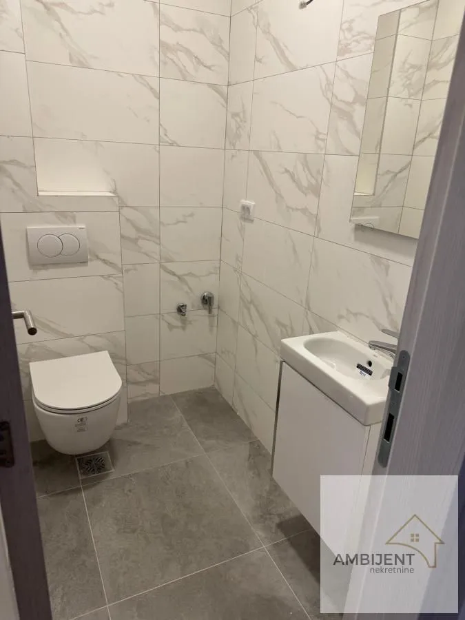 Prodaja, trosoban stan, 67m², Centar, Stara Pazova