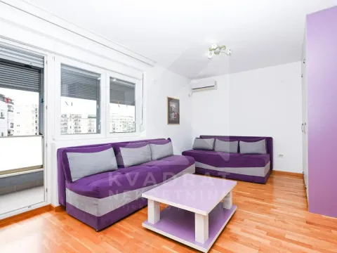 Rent, studio apartment, 34m², Stari Aerodrom, Podgorica - image 1