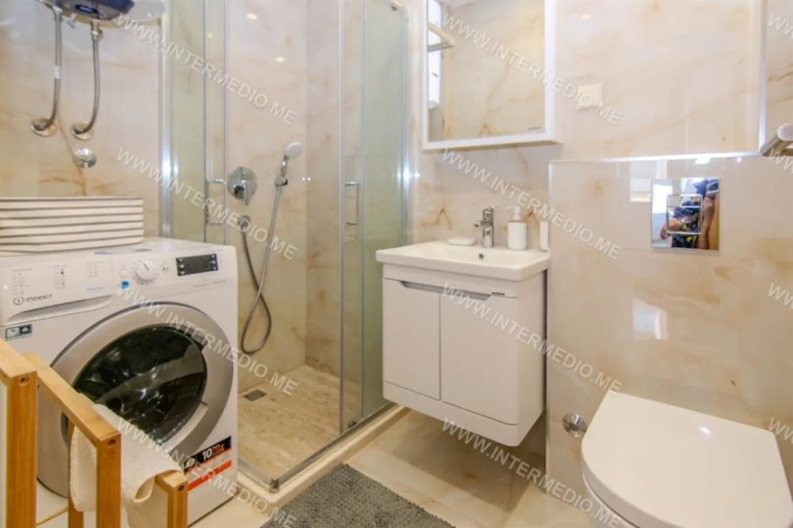Prodaja, jednosoban stan, 44m², Baošići, Herceg Novi