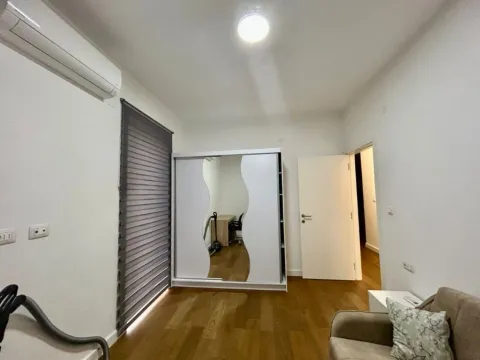 Izdavanje, dvosoban stan, 80m², Soho City, Bar - image 5