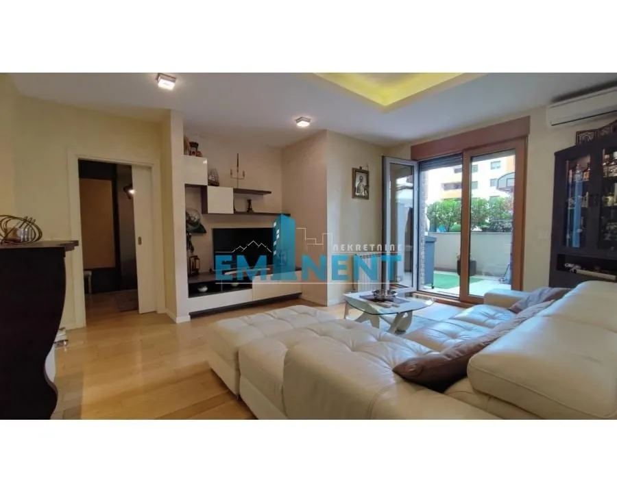 Prodaja, trosoban stan, 96m², Novi Beograd Blok 67, Novi Beograd Sve Podlokacije
