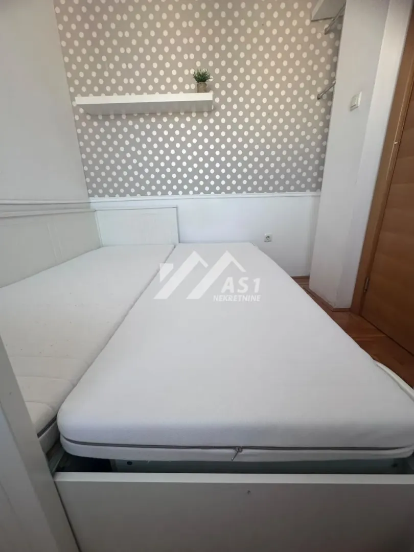 Izdavanje, dvosoban stan, 40m², Bulevar Oslobodjenja, Novi Sad Sve Podlokacije