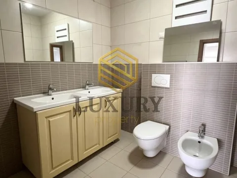 Prodaja, trosoban stan, 120m², Tološka šuma, Podgorica - image 8