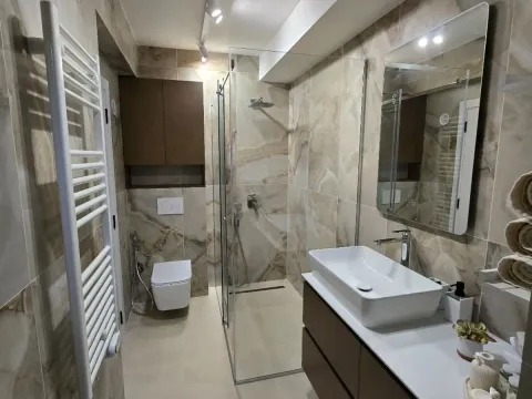 Prodaja, dvosoban stan, 70m², Centar, Tivat - image 9