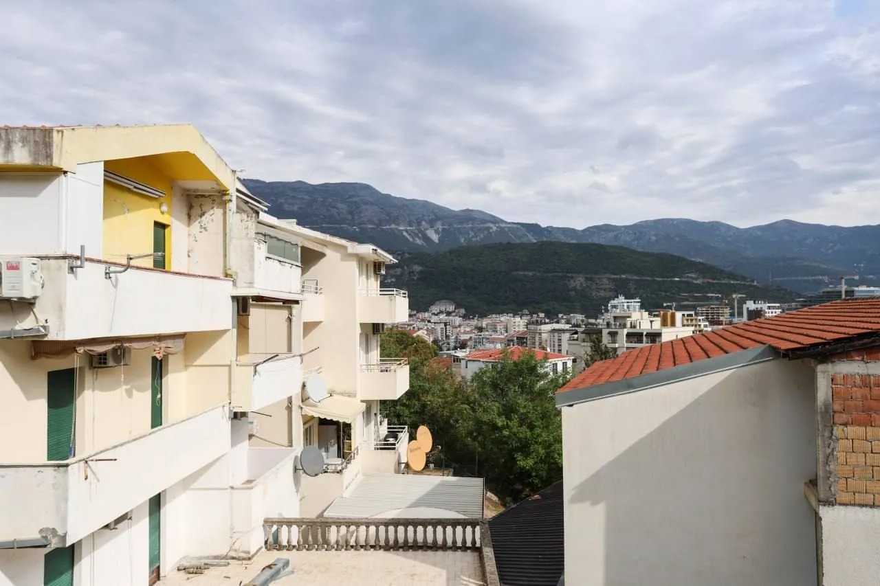 Rent, one bedroom apartment, 50m², Centar, Budva