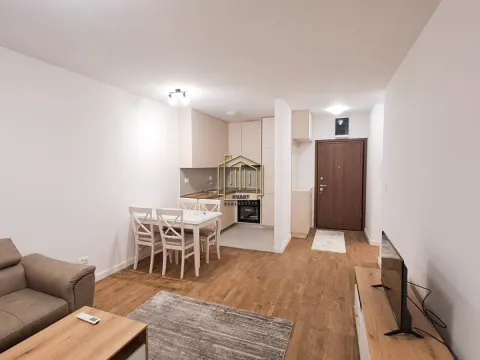 Izdavanje, jednosoban stan, 45m², Stari Aerodrom, Podgorica