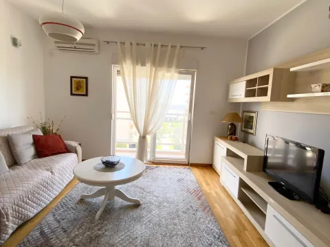 Rent, one bedroom apartment, 50m², City Kvart, Podgorica - image 14