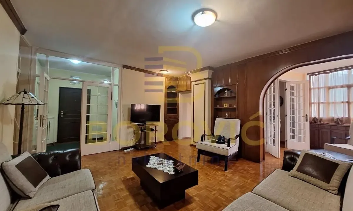 Izdavanje, četvorosoban stan, 100m², Kalenić Pijaca, Vračar Sve Podlokacije