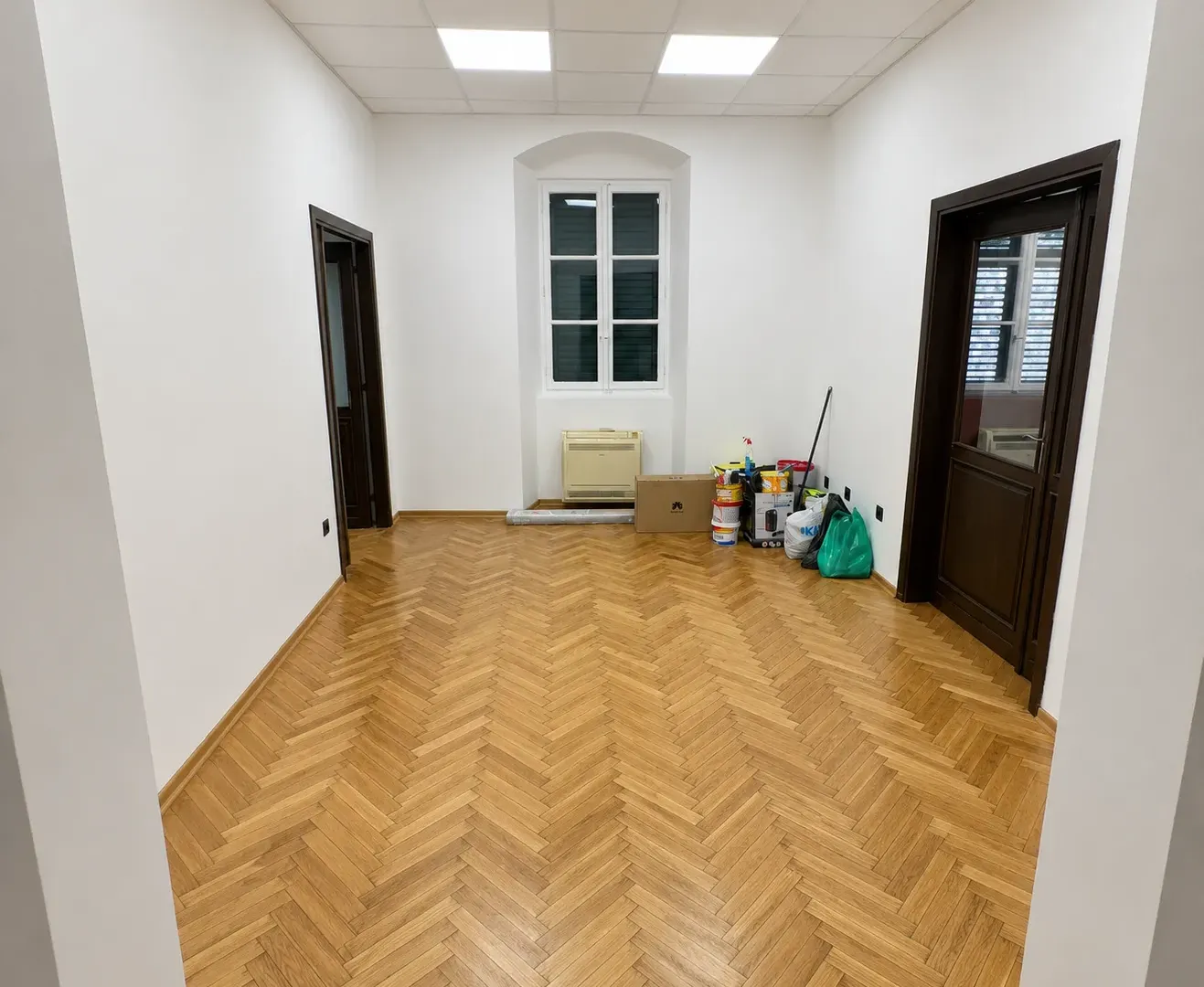 Rent, office space, 55m², Stari Grad Kotor, Kotor
