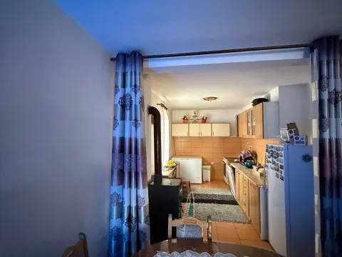 Izdavanje, dvosoban stan, 70m², Bjeliši, Bar - image 2