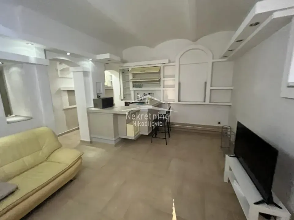 Rent, three bedroom apartment, 72m², Stari Grad, Beograd