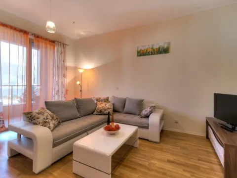 Sale, three bedroom apartment, 83m², Bečići, Budva - image 3