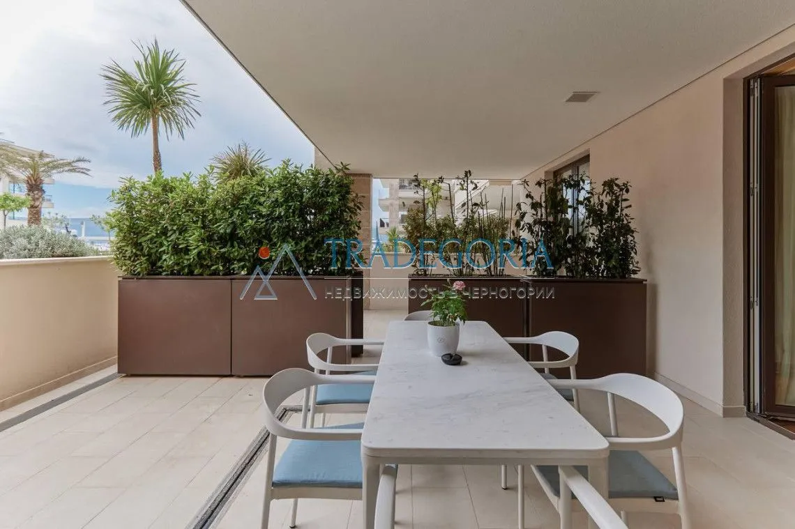 Prodaja, trosoban stan, 192m², Tivat, Crna Gora