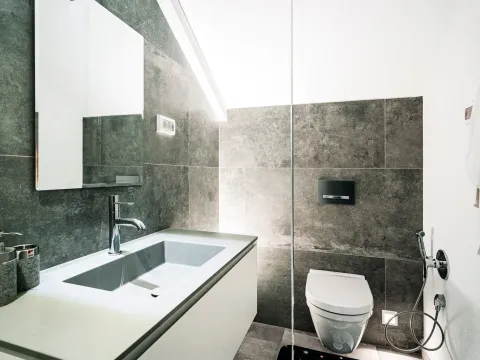 Izdavanje, kuća, 491m², Ljuta, Kotor - image 19