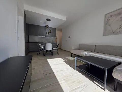 Sale, two bedroom apartment, 72m², Bečići, Budva - image 2