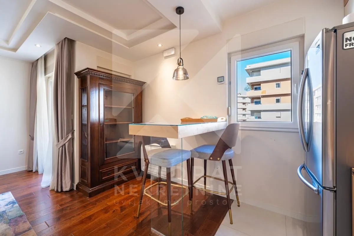 Prodaja, dvosoban stan, 68m², Central Point, Podgorica