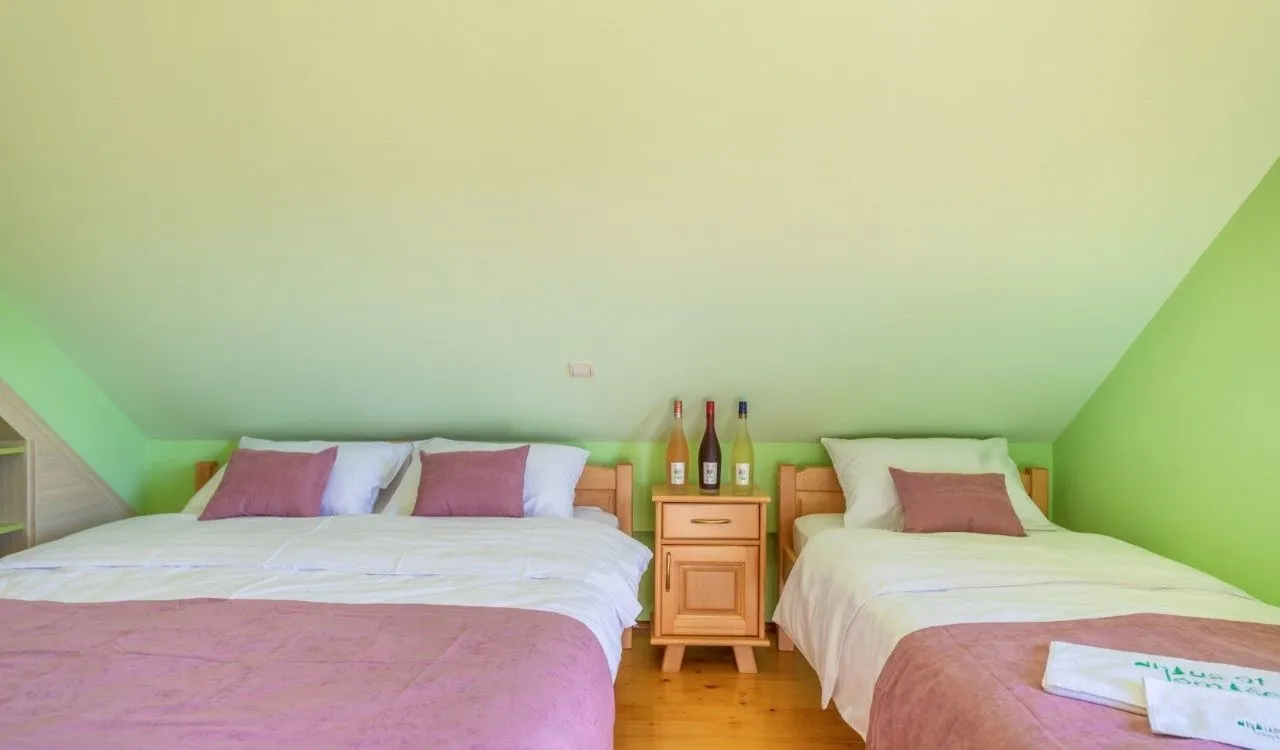 Prodaja, kuća, 300m², Motički gaj, Žabljak
