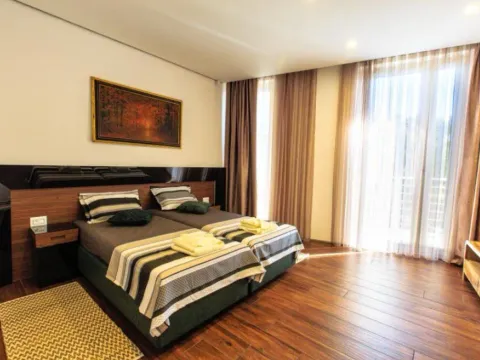 Izdavanje, dvosoban stan, 174m², Dukley Gardens, Budva - image 8