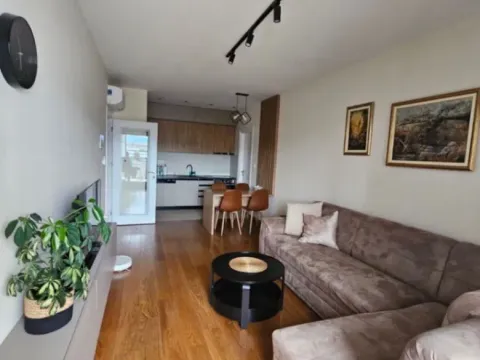 Prodaja, dvosoban stan, 70m², Tološka šuma, Podgorica - image 2